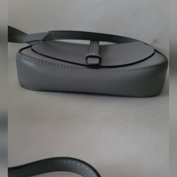 NWT GAP Crossbody Saddle Bag in Grey - Picture 8 of 13